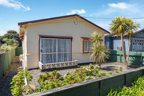Photo of property in 20 Seafront Road, Castlecliff, Whanganui, 4501