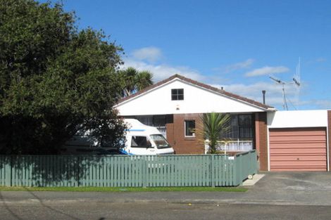 Photo of property in 2 Saint Annes Street, Levin, 5510
