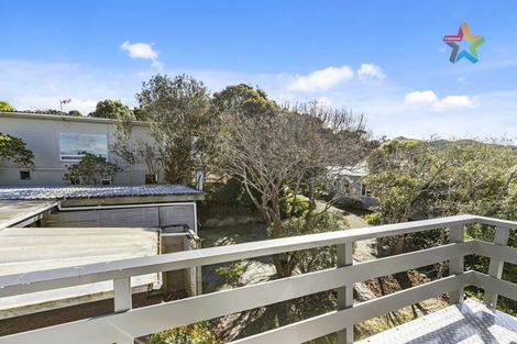 Photo of property in 30 Singers Road, Korokoro, Lower Hutt, 5012