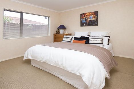 Photo of property in 10 Shankill Place, East Tamaki, Auckland, 2013