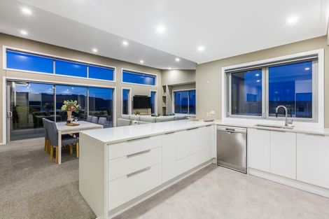 Photo of property in 15 Sue Dow Lane, Aotea, Porirua, 5024