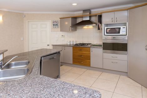 Photo of property in 10 Shankill Place, East Tamaki, Auckland, 2013