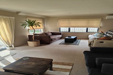 Photo of property in 162 Queens Drive, Lyall Bay, Wellington, 6022