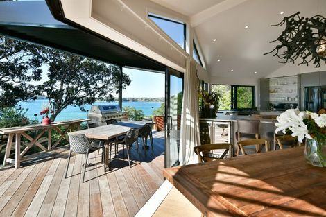 Photo of property in 86 Vipond Road, Stanmore Bay, Whangaparaoa, 0932