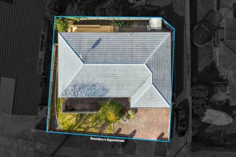 Photo of property in 1/242 Botany Road, Golflands, Auckland, 2013