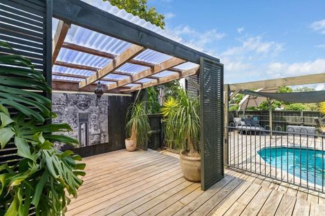 Photo of property in 41 Riverside Drive, Waiuku, 2123