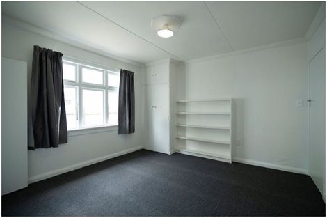 Photo of property in 71 Queenwood Road, Levin, 5510