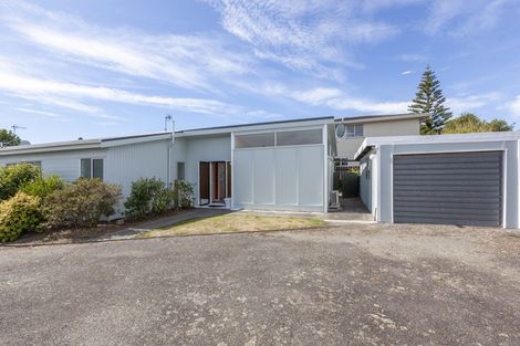 Photo of property in 6a Kingswood Grove, Raumati Beach, Paraparaumu, 5032
