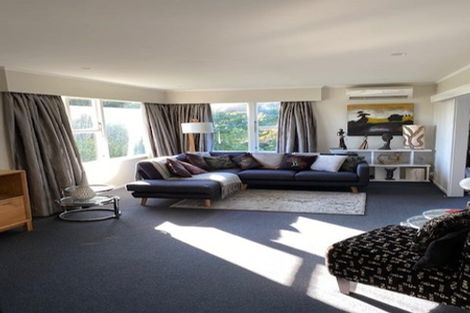 Photo of property in 32 Oswald Crescent, Paparangi, Wellington, 6037
