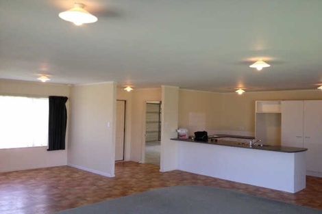 Photo of property in 18 Cyclamen Road, Mangere, Auckland, 2022