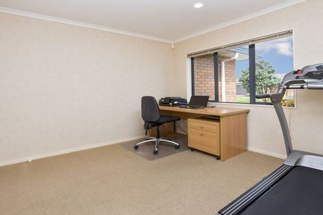 Photo of property in 10 Shankill Place, East Tamaki, Auckland, 2013