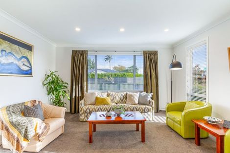 Photo of property in 26 Korako Drive, Kumeu, 0810