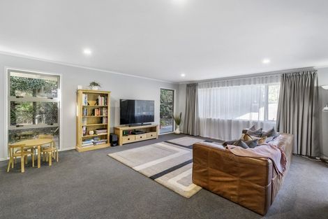 Photo of property in 35 Great North Road, Riverhead, 0820