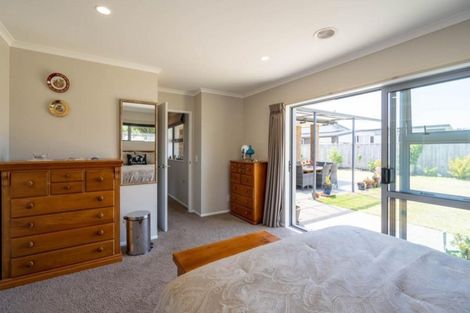 Photo of property in 4 Petrel Close, Paraparaumu Beach, Paraparaumu, 5032