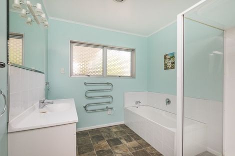 Photo of property in 19 Erin Street, Hokowhitu, Palmerston North, 4410