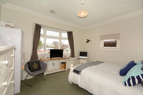 Photo of property in 172 Macandrew Road, South Dunedin, Dunedin, 9012