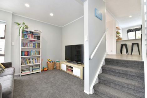 Photo of property in 1/14 Arkles Strand, Arkles Bay, Whangaparaoa, 0932