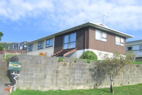 Photo of property in 5 Japonica Crescent, Ranui, Porirua, 5024