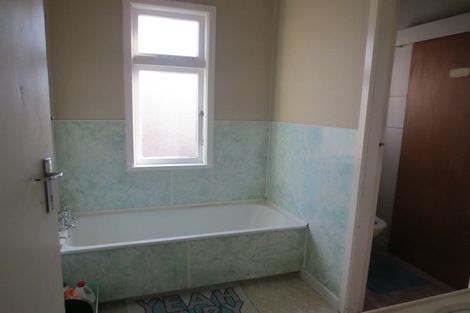 Photo of property in 9 East Street, Terrace End, Palmerston North, 4410