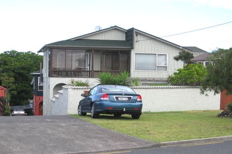 Photo of property in 2/34 Kowhai Road, Campbells Bay, Auckland, 0630