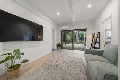 Photo of property in 23 Tainui Road, Titirangi, Auckland, 0604