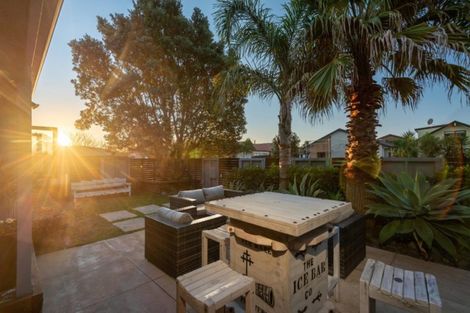 Photo of property in 128 Dickson Road, Papamoa Beach, Papamoa, 3118