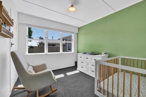 Photo of property in 9 Manu Crescent, Upper Vogeltown, New Plymouth, 4310