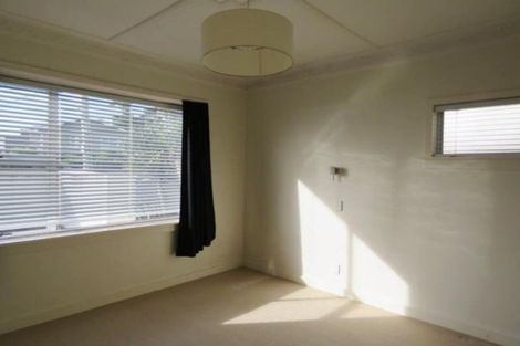 Photo of property in 24 Bayly Road, Moturoa, New Plymouth, 4310