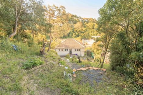 Photo of property in 92 Newlands Road, Newlands, Wellington, 6037