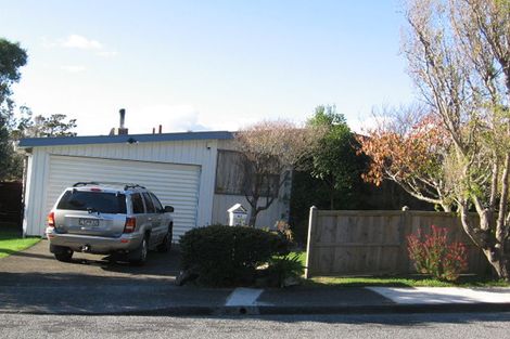 Photo of property in 52 Churton Drive, Churton Park, Wellington, 6037