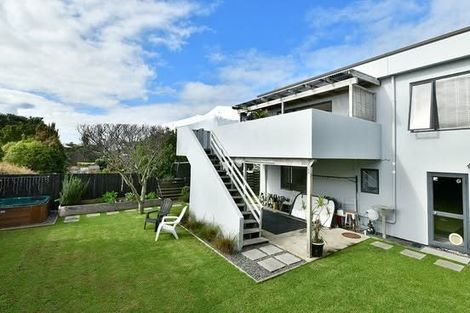 Photo of property in 2/1376 Whangaparaoa Road, Army Bay, Whangaparaoa, 0930