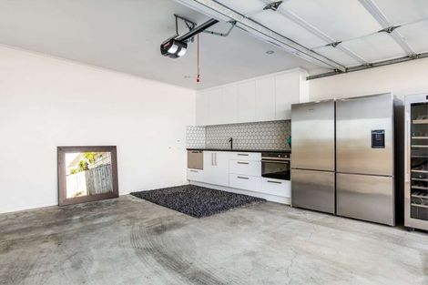 Photo of property in 121 Vipond Road, Stanmore Bay, Whangaparaoa, 0932