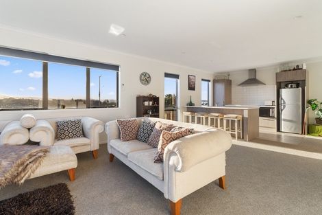 Photo of property in 95 Bert Wall Drive, Omokoroa, 3114