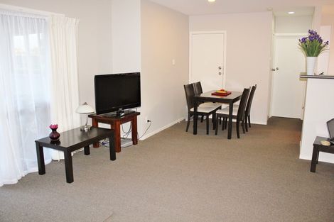 Photo of property in 1/9-11 Masterton Road, Rothesay Bay, Auckland, 0630