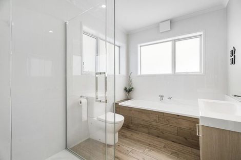 Photo of property in 75 Karepiro Drive, Stanmore Bay, Whangaparaoa, 0932