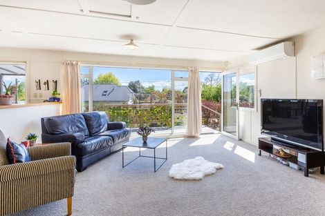 Photo of property in 49 Matuku Street, Two Mile Bay, Taupo, 3330