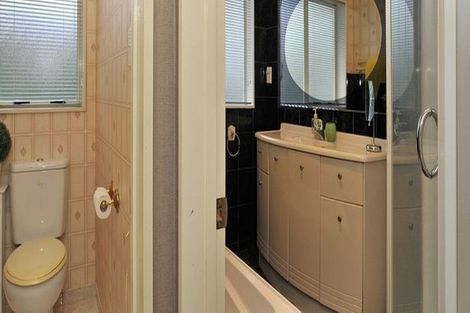 Photo of property in 6 Brentford Place, Manurewa, Auckland, 2102