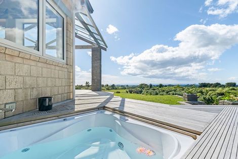 Photo of property in 40 Maunga Heights, Hurworth, New Plymouth, 4371