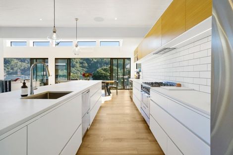 Photo of property in 103 Beach Road, Whangamata, 3620