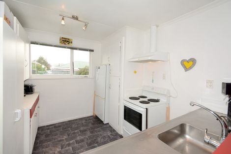 Photo of property in 172 Macandrew Road, South Dunedin, Dunedin, 9012