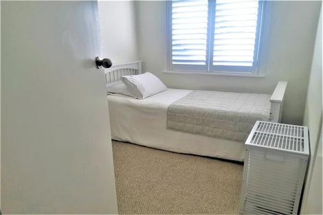 Photo of property in 40 Tiri Tiri Road, Birkdale, Auckland, 0626