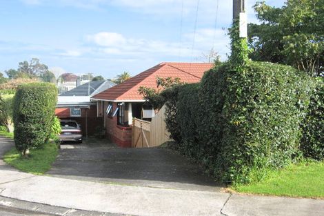 Photo of property in 1 Albertson Place, Manurewa, Auckland, 2102