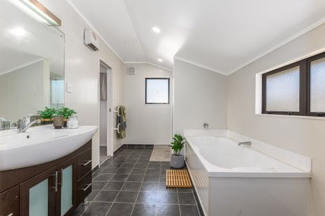 Photo of property in 2 Te Pene Avenue, Titahi Bay, Porirua, 5022