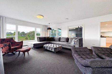 Photo of property in 36 Renata Crescent, Te Atatu Peninsula, Auckland, 0610