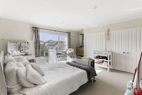 Photo of property in 12 Seresin Crescent, Flat Bush, Auckland, 2016