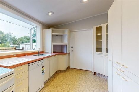 Photo of property in 22 Elizabeth Street, Moera, Lower Hutt, 5010