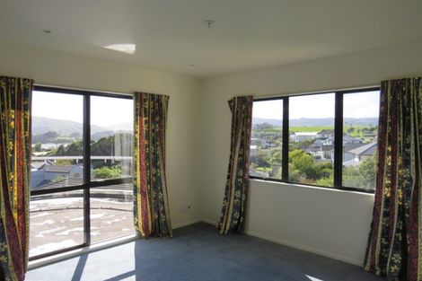 Photo of property in 15 Lanyon Place, Whitby, Porirua, 5024