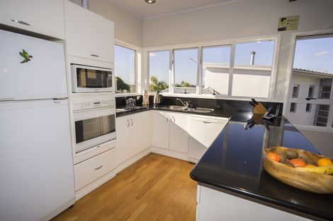 Photo of property in 9 Park Avenue, Takapuna, Auckland, 0622