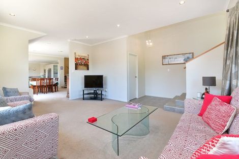 Photo of property in 5 Seamount Drive, Red Beach, 0932