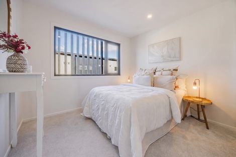 Photo of property in 11 Kaaramuramu Lane, Mangere Bridge, Auckland, 2022
